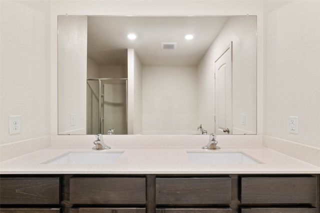 175 Aster Drive, Sanger, TX 76266