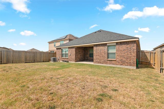 175 Aster Drive, Sanger, TX 76266