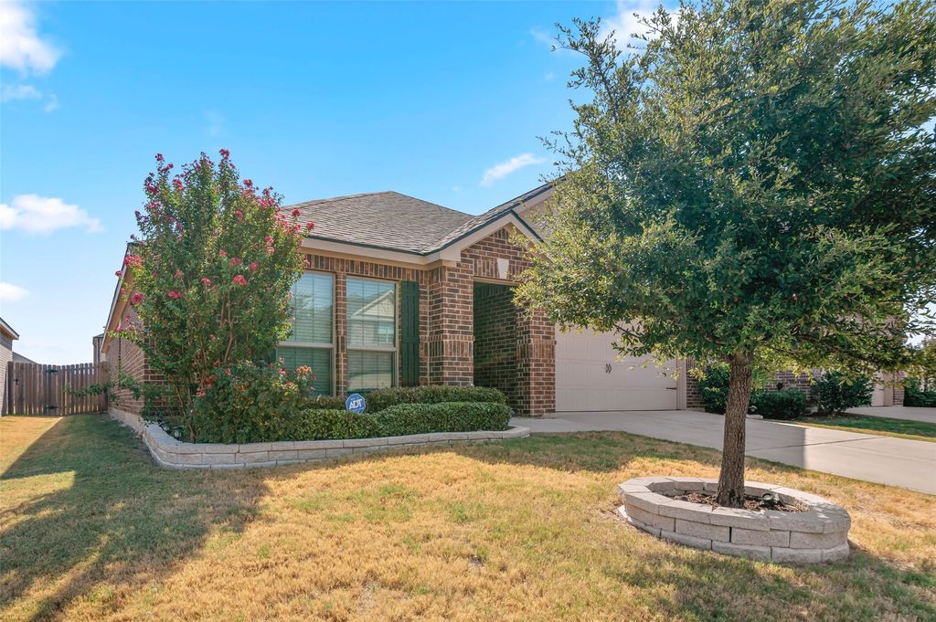 175 Aster Drive, Sanger, TX 76266