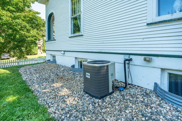 322 3rd Avenue SE, Pelican Rapids, MN 56572