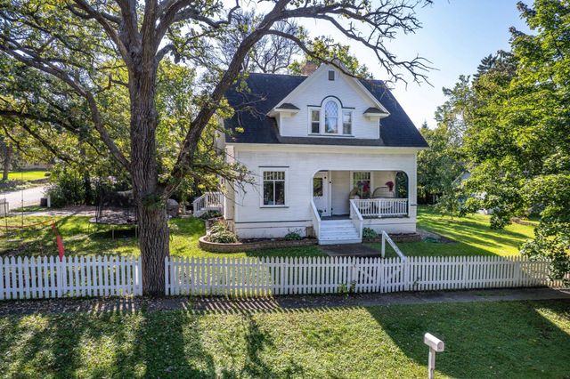 322 3rd Avenue SE, Pelican Rapids, MN 56572