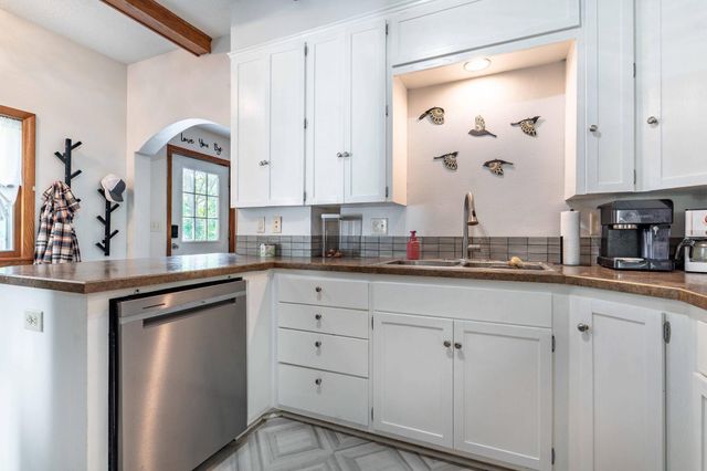 322 3rd Avenue SE, Pelican Rapids, MN 56572