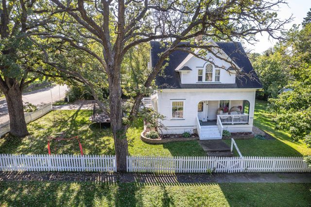 322 3rd Avenue SE, Pelican Rapids, MN 56572