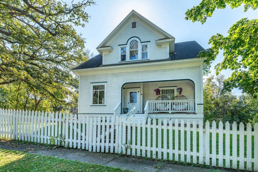 322 3rd Avenue SE, Pelican Rapids, MN 56572