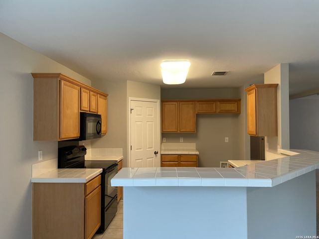 217 ROADRUNNER AVE, New Braunfels, TX 78130