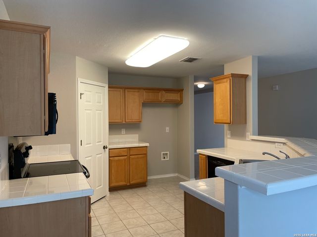 217 ROADRUNNER AVE, New Braunfels, TX 78130