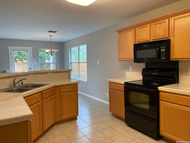 217 ROADRUNNER AVE, New Braunfels, TX 78130