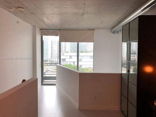 690 SW 1st Ct 1220, Miami, FL 33130