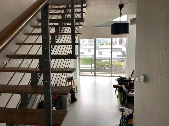 690 SW 1st Ct 1220, Miami, FL 33130