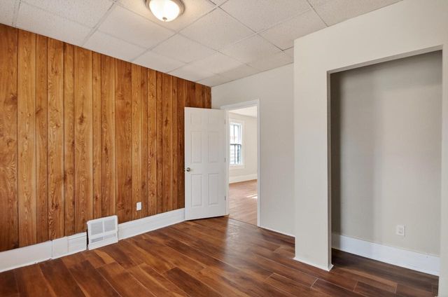 3529 N 11th STREET, Milwaukee, WI 53206