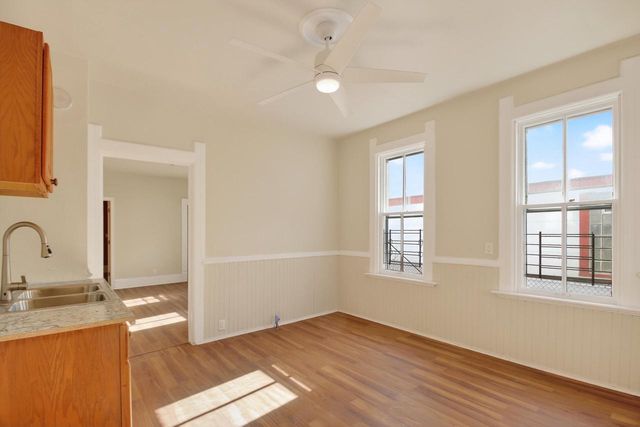 3529 N 11th STREET, Milwaukee, WI 53206