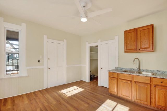 3529 N 11th STREET, Milwaukee, WI 53206