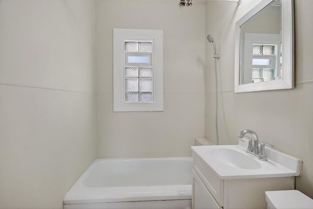 3529 N 11th STREET, Milwaukee, WI 53206