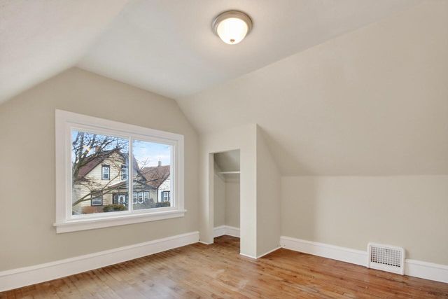 3529 N 11th STREET, Milwaukee, WI 53206