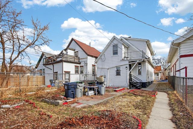 3529 N 11th STREET, Milwaukee, WI 53206