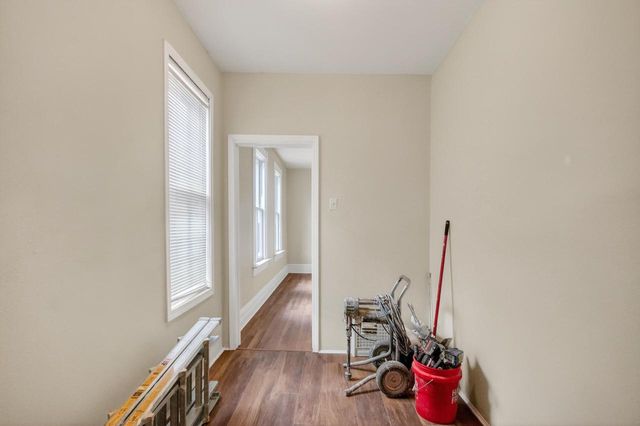 3529 N 11th STREET, Milwaukee, WI 53206