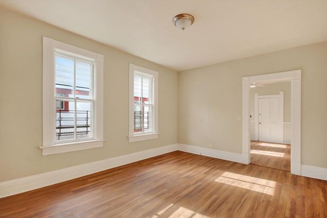 3529 N 11th STREET, Milwaukee, WI 53206