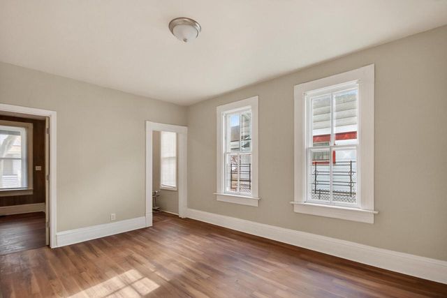 3529 N 11th STREET, Milwaukee, WI 53206