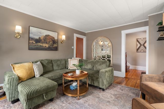 69R Eastern Ave, Woburn, MA 01801