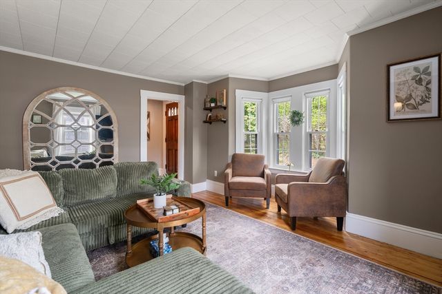 69R Eastern Ave, Woburn, MA 01801