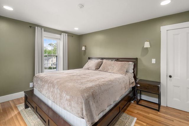69R Eastern Ave, Woburn, MA 01801