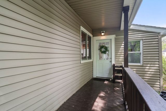69R Eastern Ave, Woburn, MA 01801