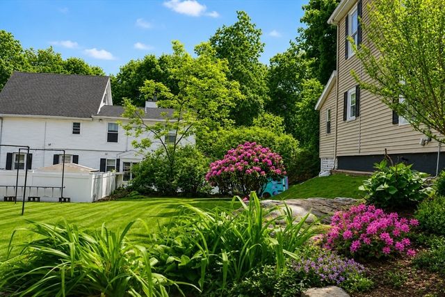 69R Eastern Ave, Woburn, MA 01801