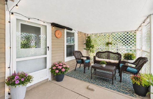 69R Eastern Ave, Woburn, MA 01801