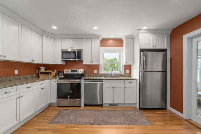 69R Eastern Ave, Woburn, MA 01801