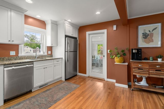 69R Eastern Ave, Woburn, MA 01801
