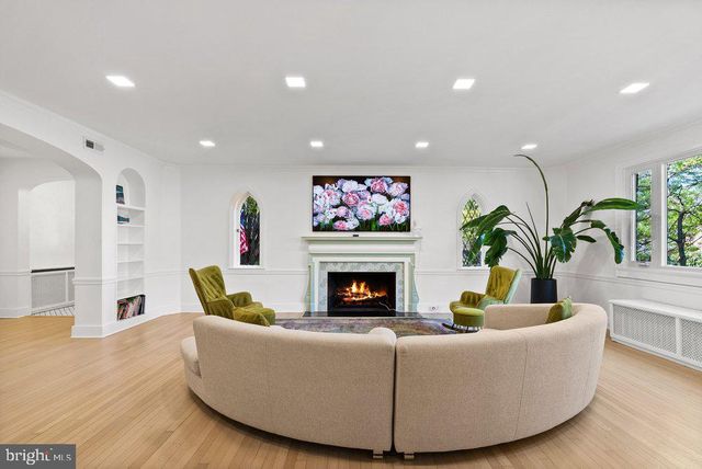 4400 Q ST NW, Washington, DC 20007