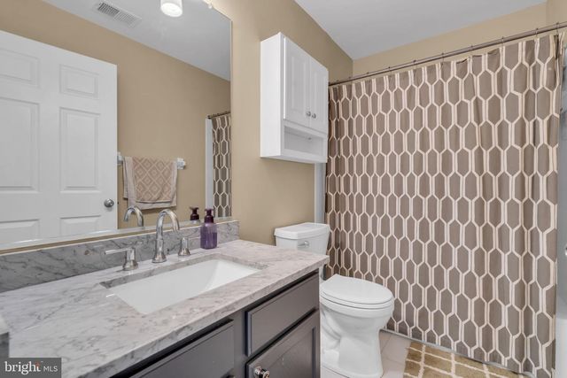 4 SCOTT DR, Monroe Twp, NJ 08831