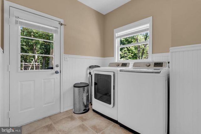 4 SCOTT DR, Monroe Twp, NJ 08831