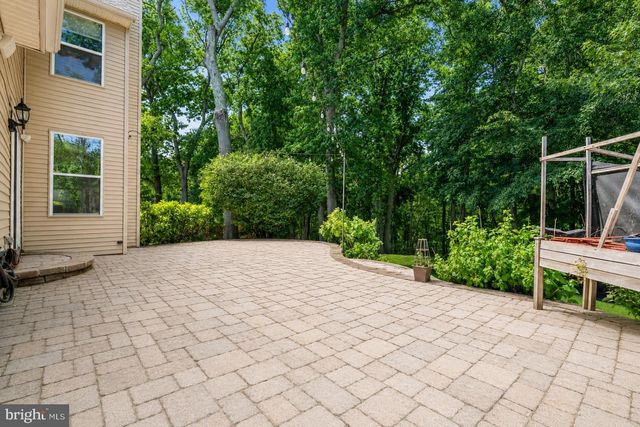 4 SCOTT DR, Monroe Twp, NJ 08831