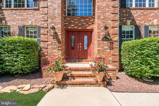 4 SCOTT DR, Monroe Twp, NJ 08831