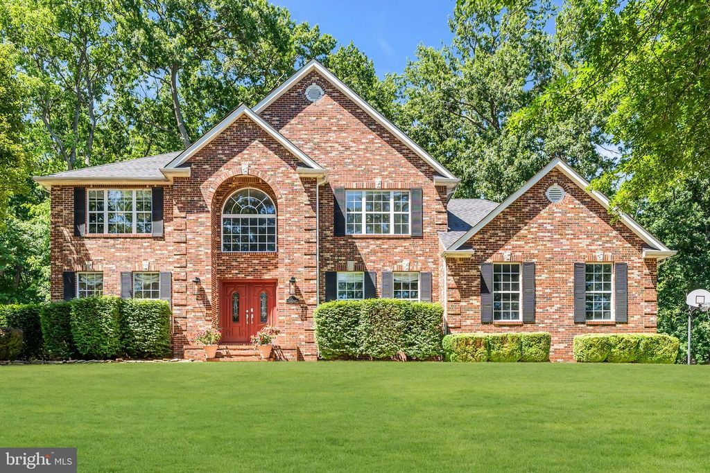 4 SCOTT DR, Monroe Twp, NJ 08831