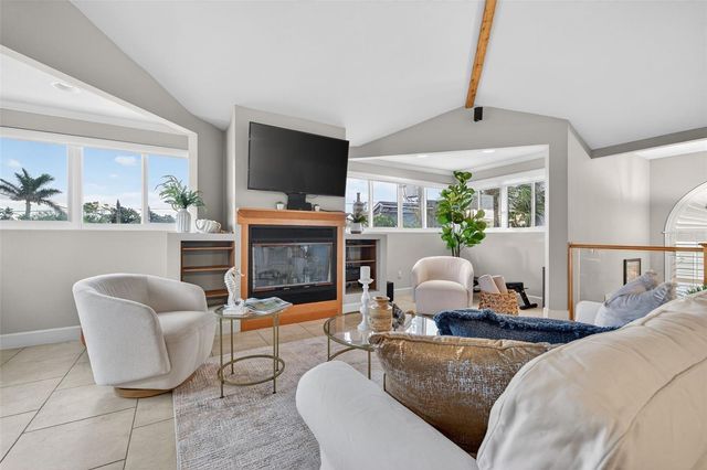 118 94TH AVENUE, Treasure Island, FL 33706