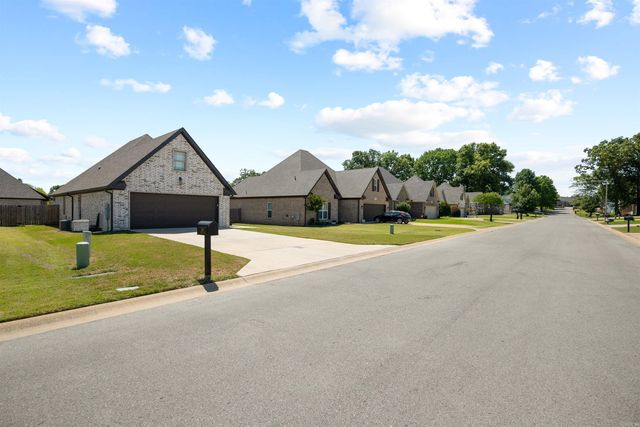 924 Sandra Ln, Jonesboro, AR 72405