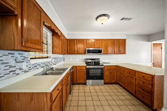 19 Hightrail Drive, Maumelle, AR 72113