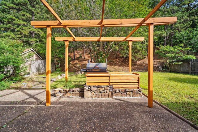 19 Hightrail Drive, Maumelle, AR 72113