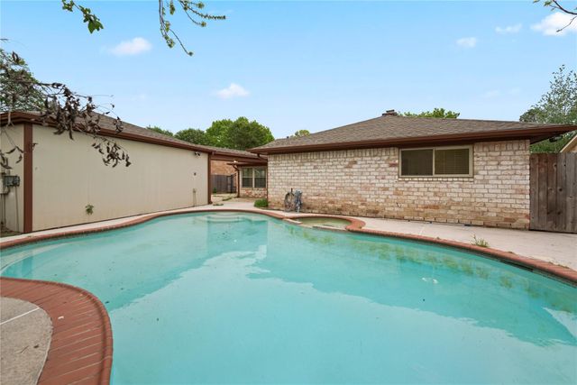 2834 Cotton Stock Dr, Sugar Land, TX 77479