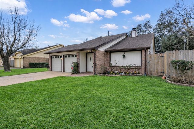 1806 Meadowlocke Lane, Sugar Land, TX 77478