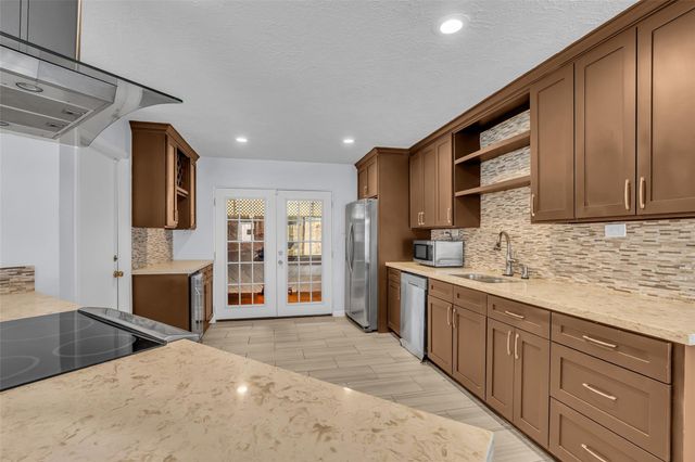 1806 Meadowlocke Lane, Sugar Land, TX 77478