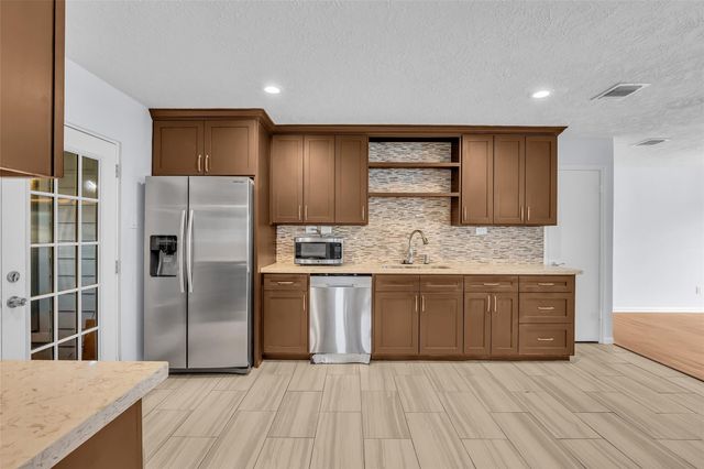 1806 Meadowlocke Lane, Sugar Land, TX 77478