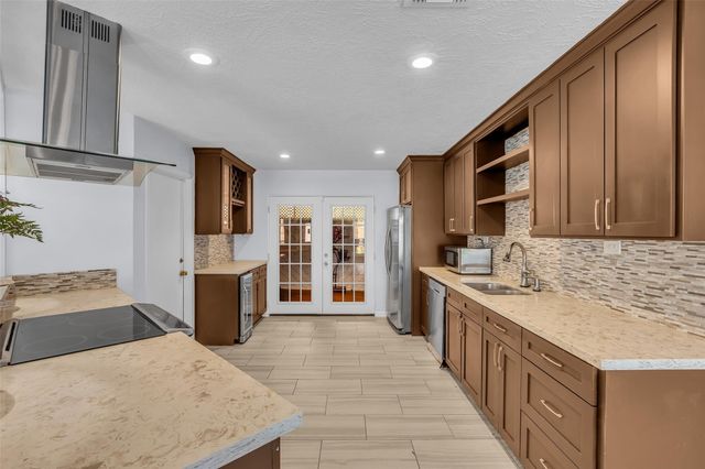 1806 Meadowlocke Lane, Sugar Land, TX 77478