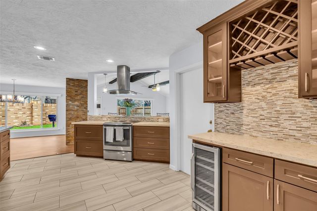 1806 Meadowlocke Lane, Sugar Land, TX 77478