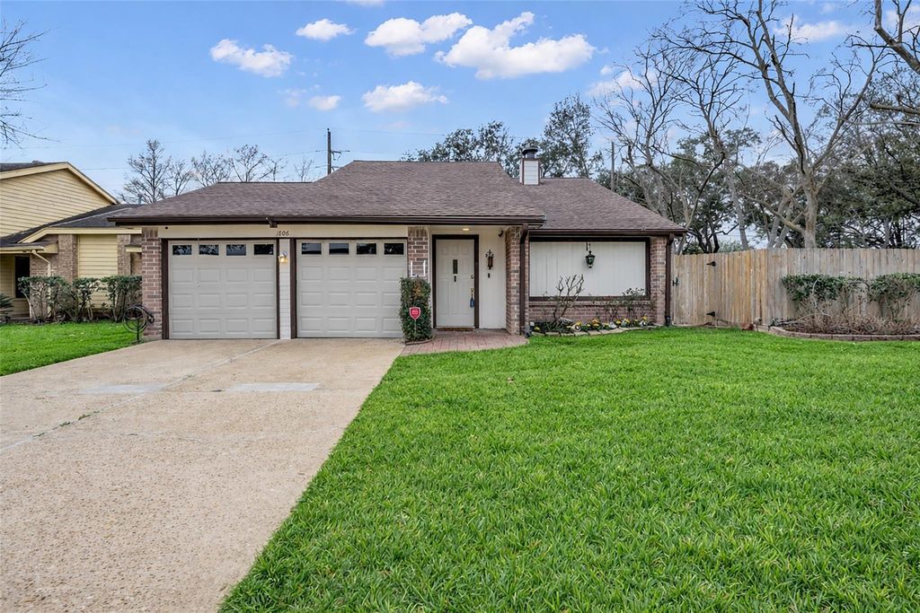 1806 Meadowlocke Lane, Sugar Land, TX 77478