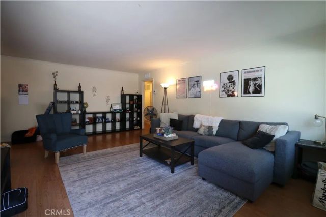 525 S Shelton 102, Burbank, CA 91506