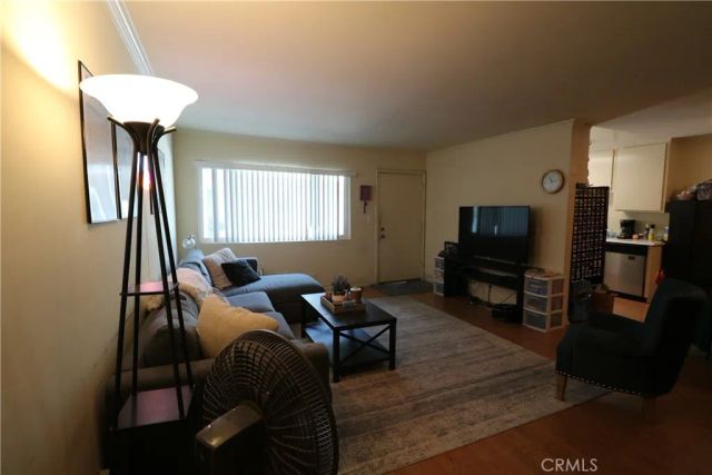 525 S Shelton 102, Burbank, CA 91506