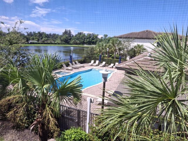 5896 Mustang Mnr, Davie, FL 33314